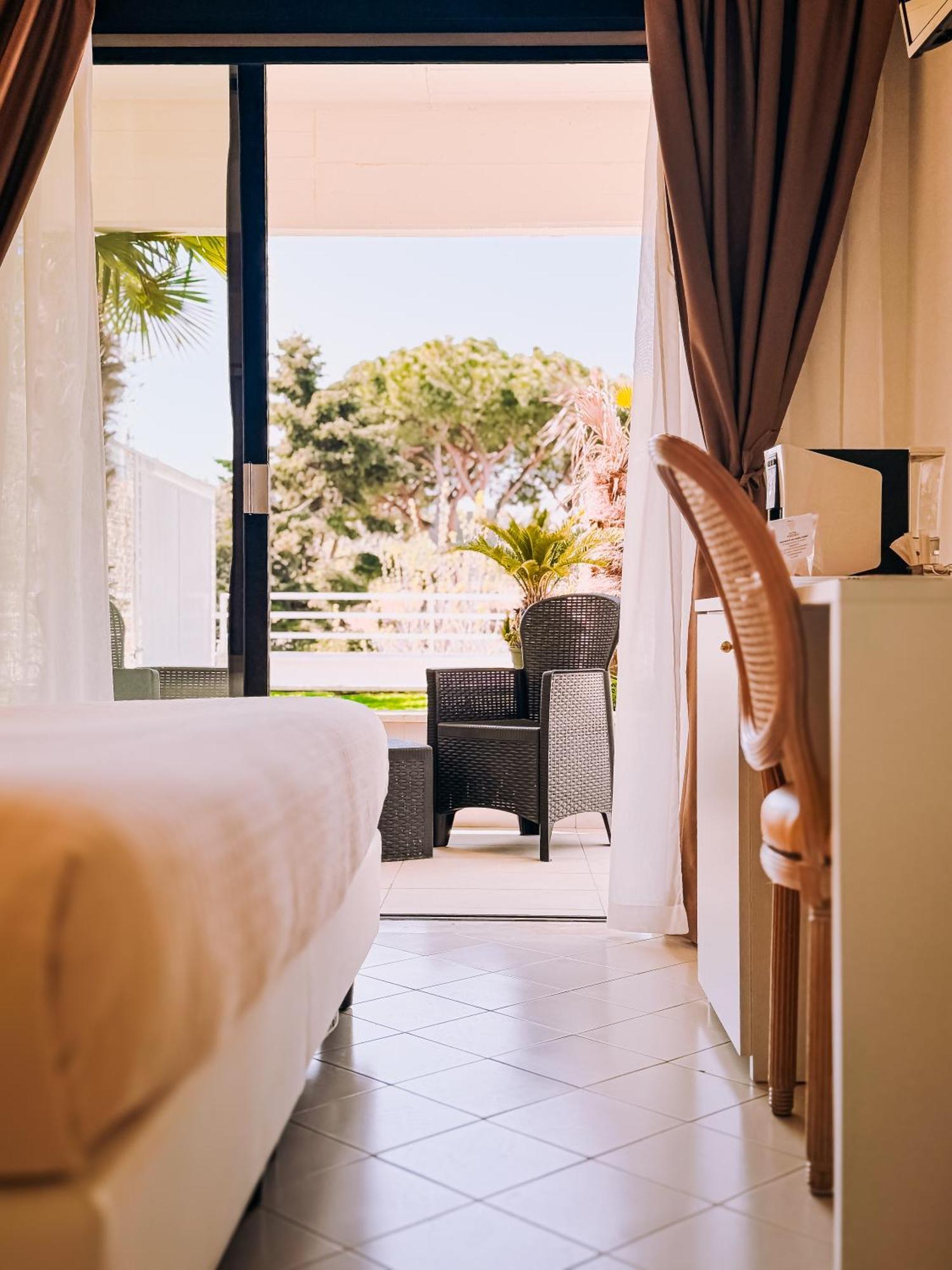 President - Vintage In Centro 4*