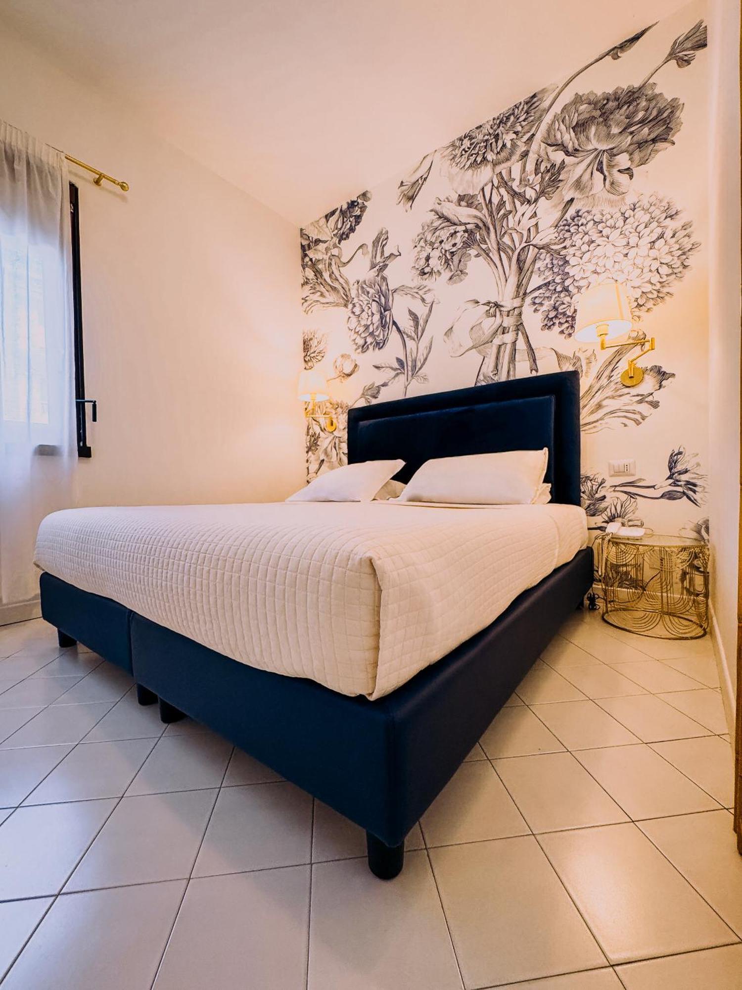 President - Vintage In Centro 4*