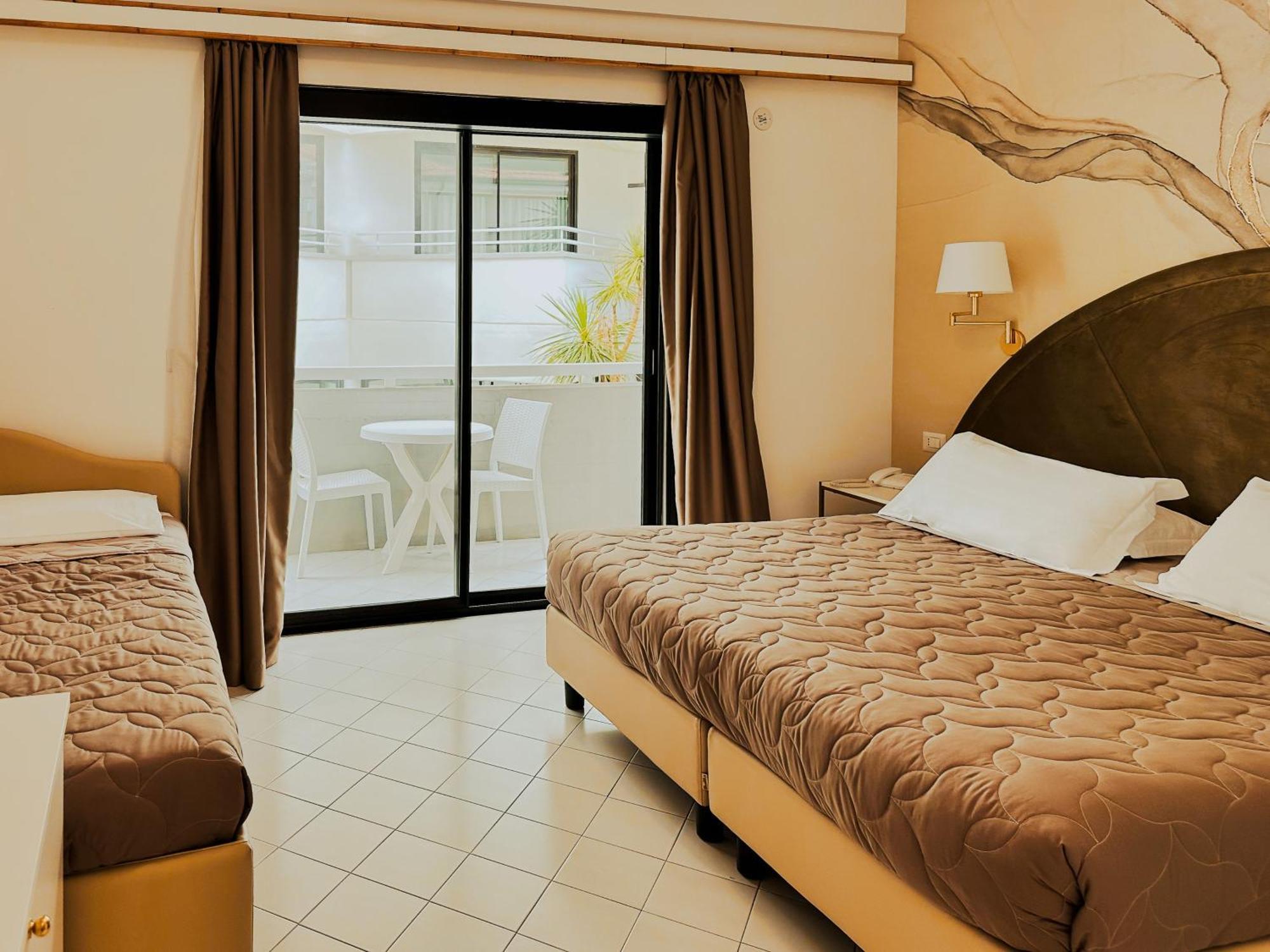 President - Vintage In Centro 4*