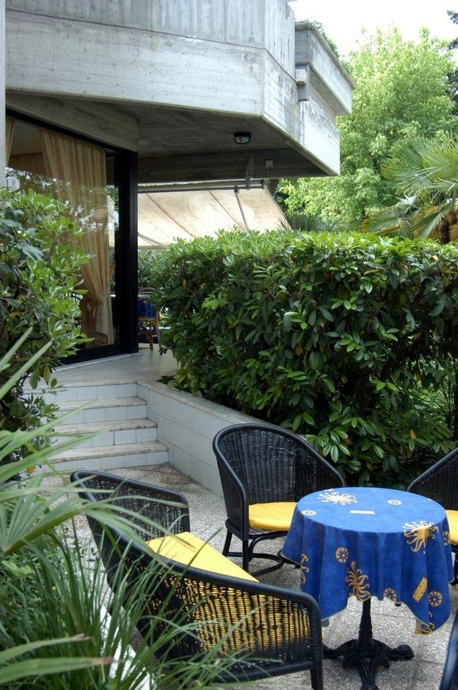 Hotel President - Vintage In Centro 4*